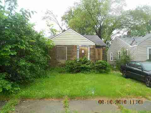 8211 Greenview (1)_m.jpg